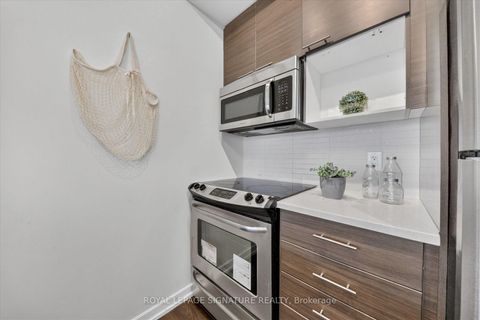 Photo 8 at 2112 - 66 Forest Manor Road, Henry Farm, Toronto