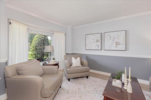 Photo 3 at 988 Krista Court, Leslie Valley, Newmarket
