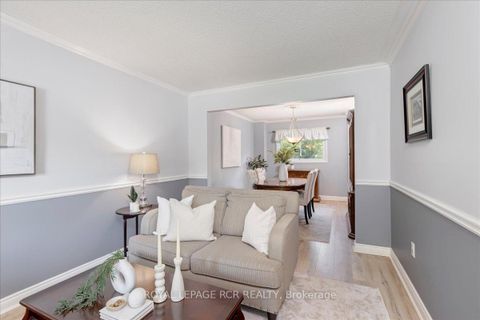 Photo 4 at 988 Krista Court, Leslie Valley, Newmarket