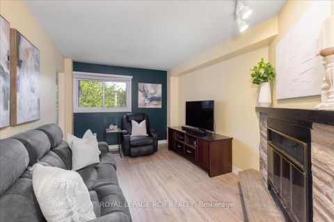 Photo 13 at 988 Krista Court, Leslie Valley, Newmarket