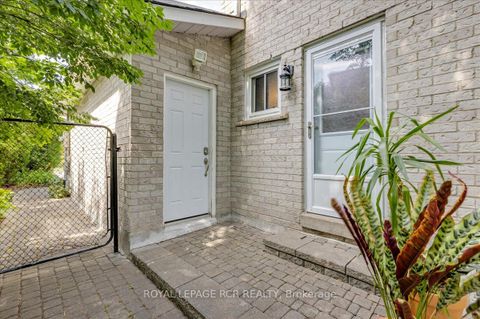 Photo 36 at 988 Krista Court, Leslie Valley, Newmarket