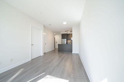 Photo 9 at 212 - 18 Graydon Hall Drive, Donalda, Toronto