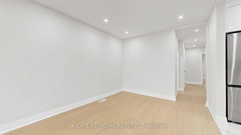 Photo 7 at 76 Fenside Drive, Donalda, Toronto