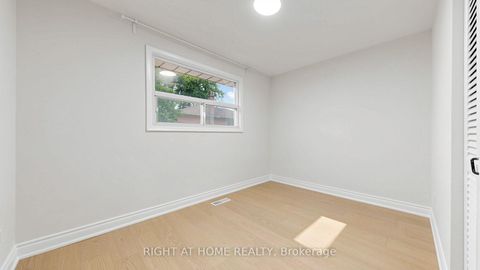 Photo 15 at 76 Fenside Drive, Donalda, Toronto
