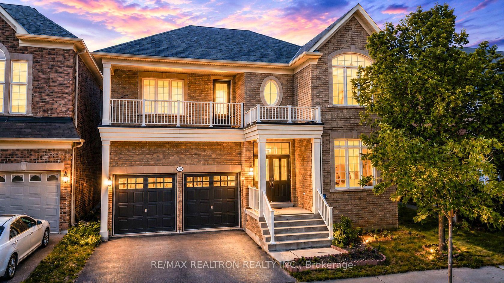 28 Brightside Avenue, Jefferson, Richmond Hill photo number 2