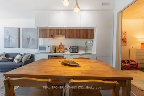Photo 1 at 1601 - 185 Roehampton Avenue S, Mount Pleasant West, Toronto