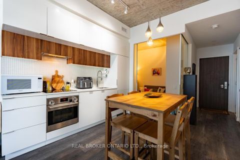 Photo 2 at 1601 - 185 Roehampton Avenue S, Mount Pleasant West, Toronto