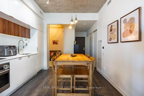 Photo 3 at 1601 - 185 Roehampton Avenue S, Mount Pleasant West, Toronto