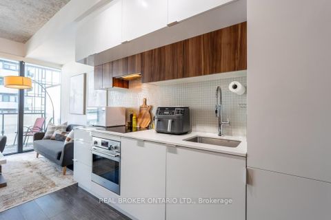 Photo 5 at 1601 - 185 Roehampton Avenue S, Mount Pleasant West, Toronto
