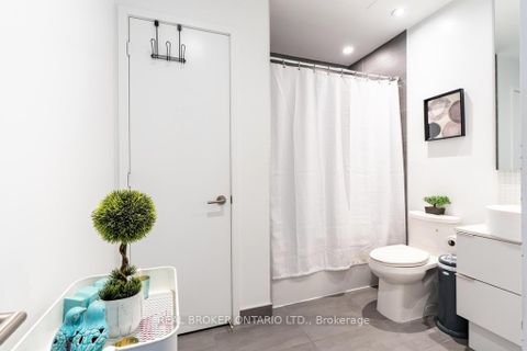 Photo 18 at 1601 - 185 Roehampton Avenue S, Mount Pleasant West, Toronto