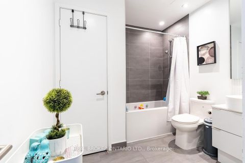 Photo 19 at 1601 - 185 Roehampton Avenue S, Mount Pleasant West, Toronto