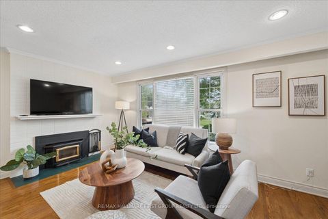 Photo 5 at 970 Timmins Gardens, West Shore, Pickering
