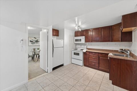 Photo 18 at 970 Timmins Gardens, West Shore, Pickering