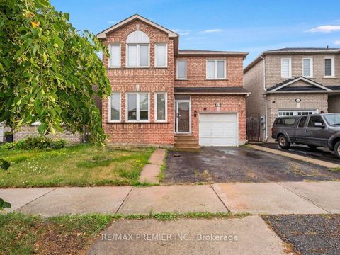 Photo 1 at 32 Stonebriar Drive, Maple, Vaughan