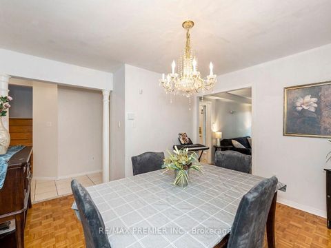 Photo 8 at 32 Stonebriar Drive, Maple, Vaughan