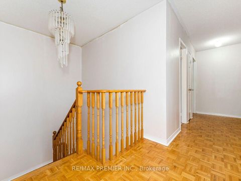 Photo 18 at 32 Stonebriar Drive, Maple, Vaughan