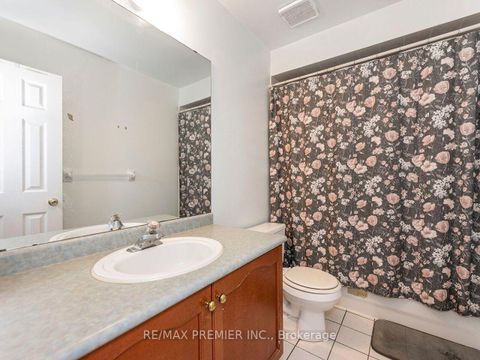 Photo 26 at 32 Stonebriar Drive, Maple, Vaughan
