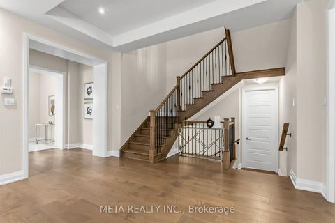 Photo 17 at 56 Klees Crescent, Aurora Highlands, Aurora