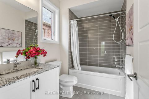 Photo 39 at 56 Klees Crescent, Aurora Highlands, Aurora