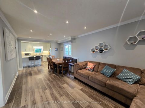 Photo 25 at 198 Forsyth Road, London, Newmarket