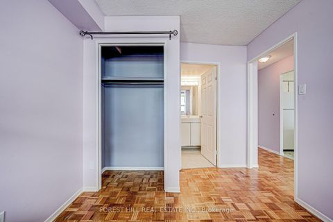 Photo 15 at 728 - 60 St. Patrick Street, Chinatown, Toronto