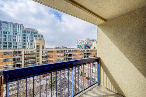 Photo 19 at 728 - 60 St. Patrick Street, Chinatown, Toronto