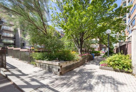 Photo 24 at 728 - 60 St. Patrick Street, Chinatown, Toronto