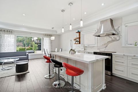 Photo 2 at 77 Cronin Drive, City Centre West, Toronto
