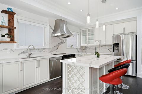 Photo 4 at 77 Cronin Drive, City Centre West, Toronto