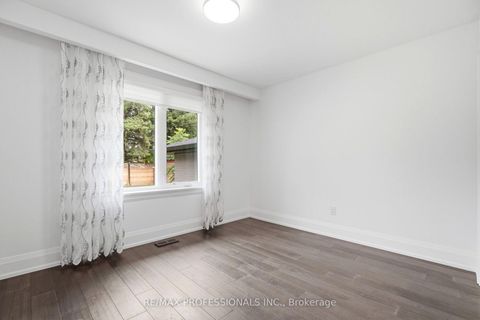 Photo 13 at 77 Cronin Drive, City Centre West, Toronto
