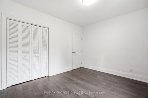 Photo 14 at 77 Cronin Drive, City Centre West, Toronto