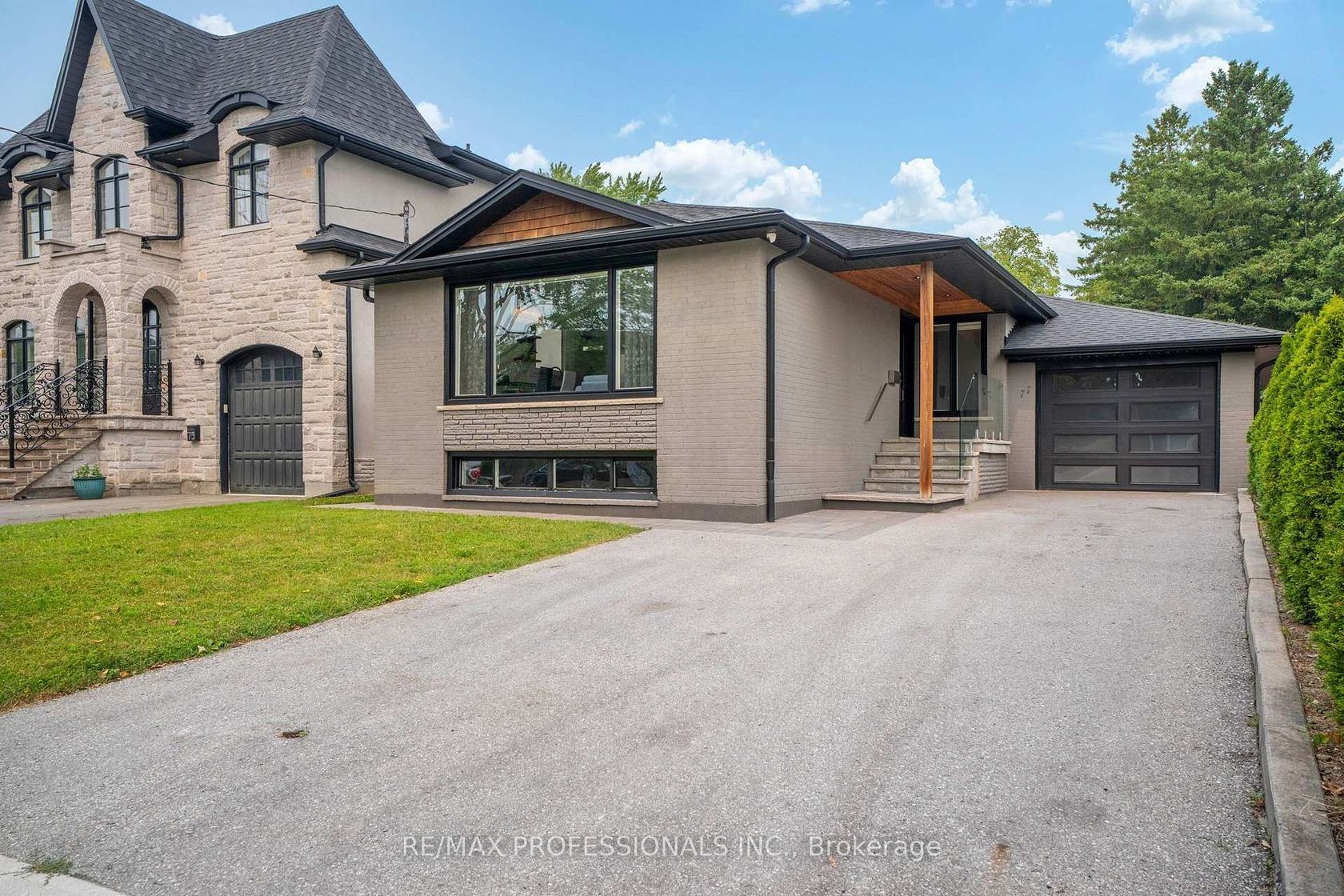 77 Cronin Drive, City Centre West, Toronto 