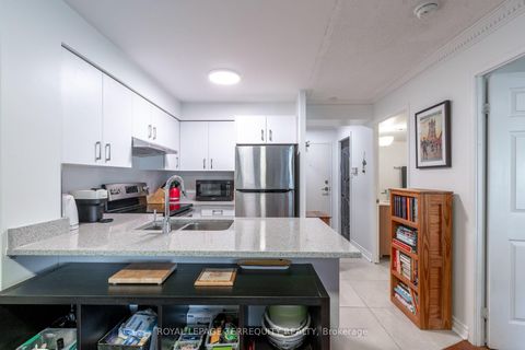 Photo 7 at 513 - 109 Front Street E, Waterfront Communities C8, Toronto