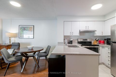 Photo 10 at 513 - 109 Front Street E, Waterfront Communities C8, Toronto
