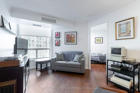 Photo 12 at 513 - 109 Front Street E, Waterfront Communities C8, Toronto