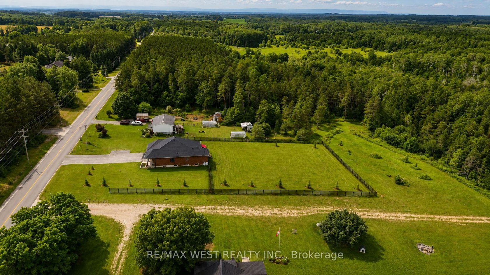 4098 Concession 12 Sunnidale Road, Rural Clearview, Clearview photo number 2