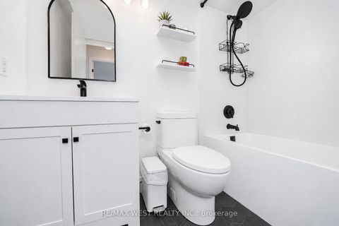 Photo 6 at 907 - 3 Hickory Tree Road, Weston, Toronto