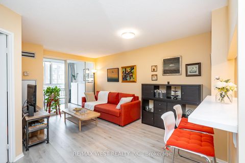 Photo 14 at 749 - 24 Southport Street, Swansea, Toronto