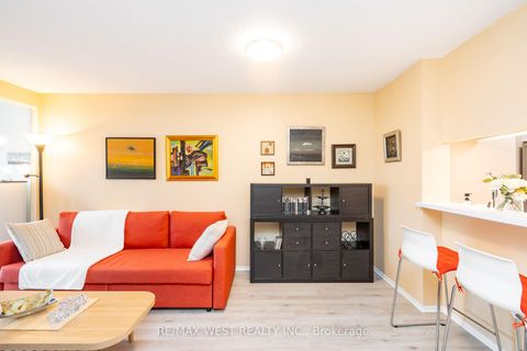 Photo 15 at 749 - 24 Southport Street, Swansea, Toronto