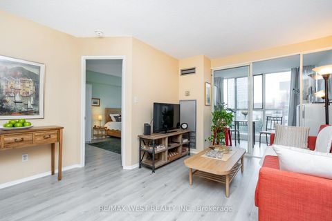 Photo 20 at 749 - 24 Southport Street, Swansea, Toronto