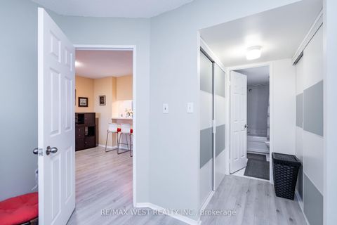 Photo 25 at 749 - 24 Southport Street, Swansea, Toronto
