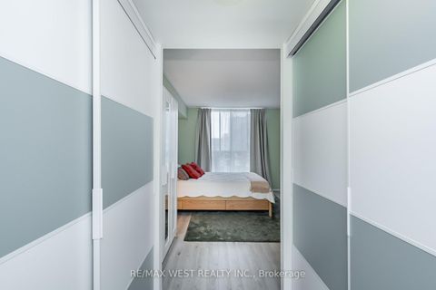 Photo 31 at 749 - 24 Southport Street, Swansea, Toronto