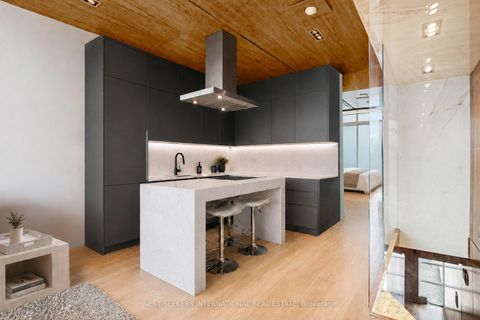 Photo 1 at 519 - 388 Richmond Street W, Waterfront Communities C1, Toronto