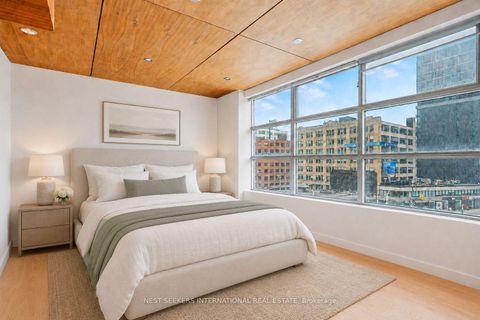 Photo 4 at 519 - 388 Richmond Street W, Waterfront Communities C1, Toronto