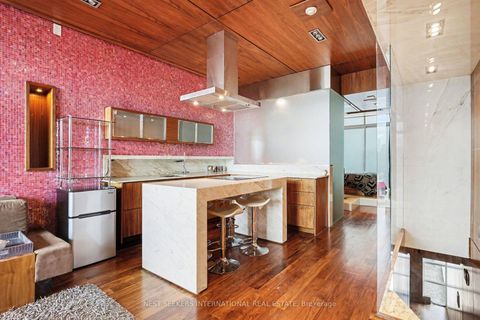 Photo 8 at 519 - 388 Richmond Street W, Waterfront Communities C1, Toronto