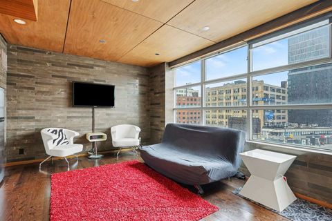 Photo 11 at 519 - 388 Richmond Street W, Waterfront Communities C1, Toronto