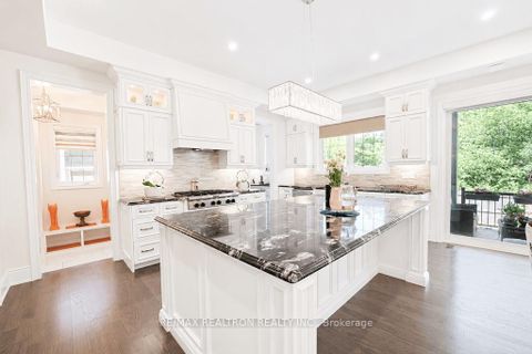 Photo 10 at 26 Sir Henry Court, King City, King