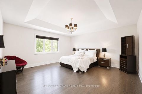 Photo 20 at 26 Sir Henry Court, King City, King
