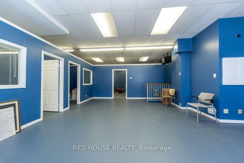 Photo 10 at 658 Vaughan Road, Oakwood Village, Toronto