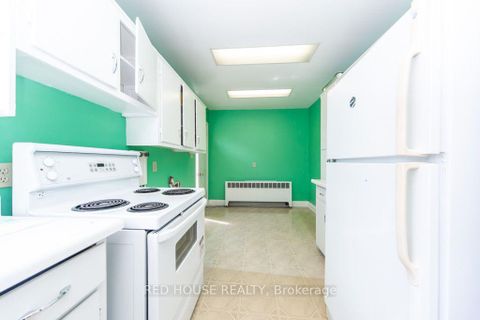 Photo 17 at 658 Vaughan Road, Oakwood Village, Toronto